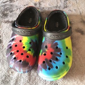 Croc's Classic Tie-Dye Lined Winter Clog Shoes Unisex Size 7 Medium Wide 9